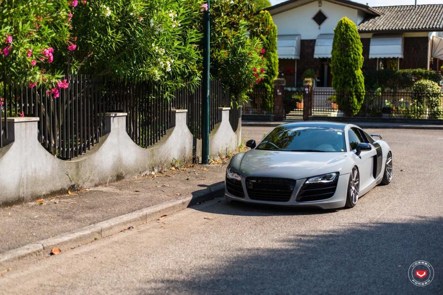  Audi R8 on Vossen Wheels (VPS-314T) 2017 года  (фото 6 из 20)